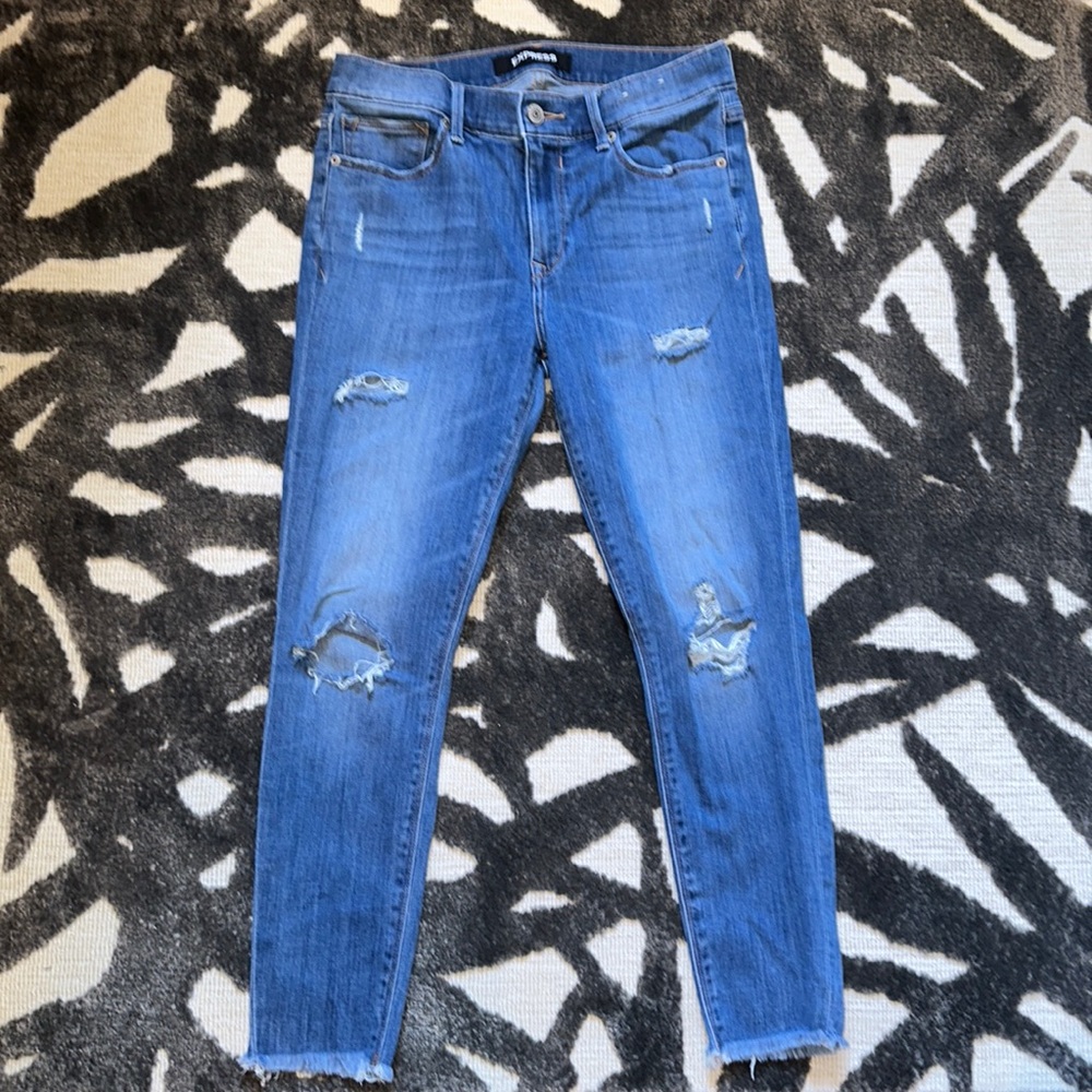 Express distressed skinny jeans size 6